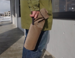 ＜新商品・新サービス開発/meeuw（ミュウ）さん＞機能的で環境に優しいバッグを製作するmeeuwさんから、中身が想像できないワインボトル専用バッグ「vincret（ヴァンクレット）」が発売中です。