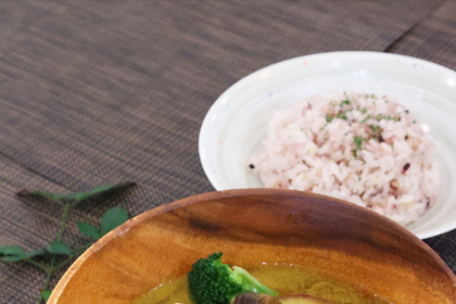 「萬屋薬局」さんが運営する「Pinus（ピノスカフェ）」さんのランチメニューに、新メニューが続々と登場しています！